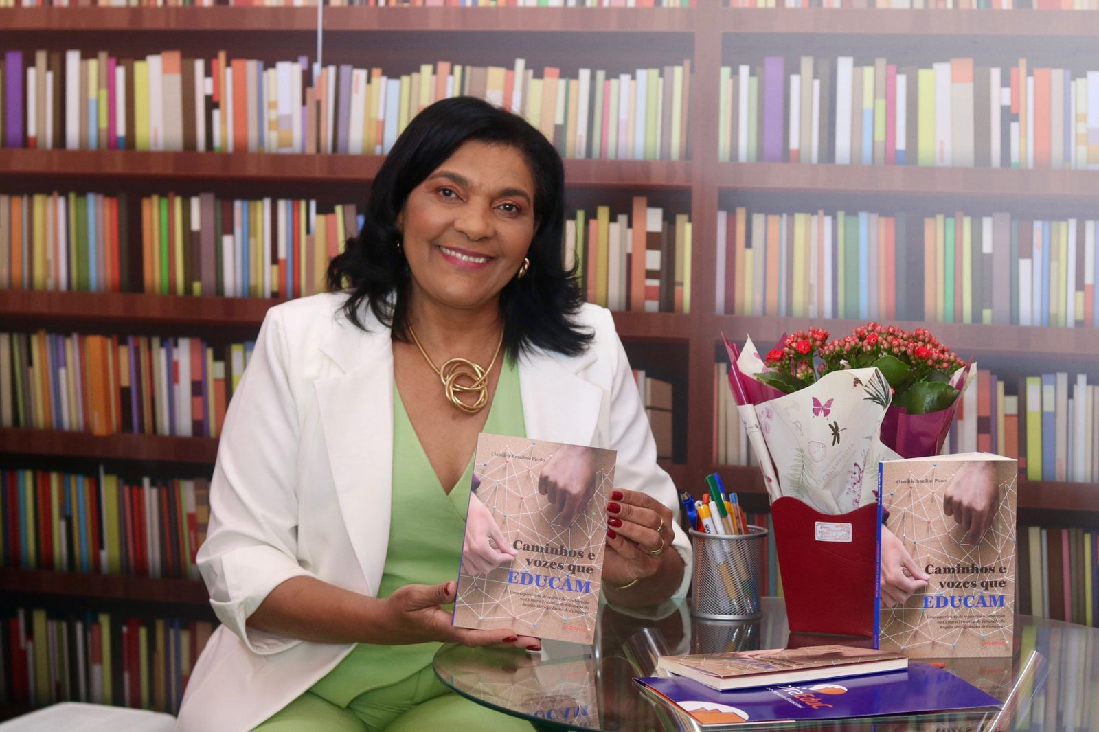 Claudicir Brazilino Picolo no lançamento do livro Caminhos e Vozes que Educam